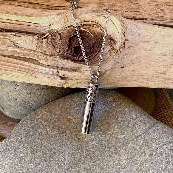 Anti-anxiety Aromatherapy Stainless Steel Cylinder Pendant - Picture 3 of 3